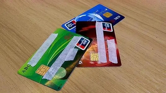 一個銀行可以申請多少張儲蓄卡？